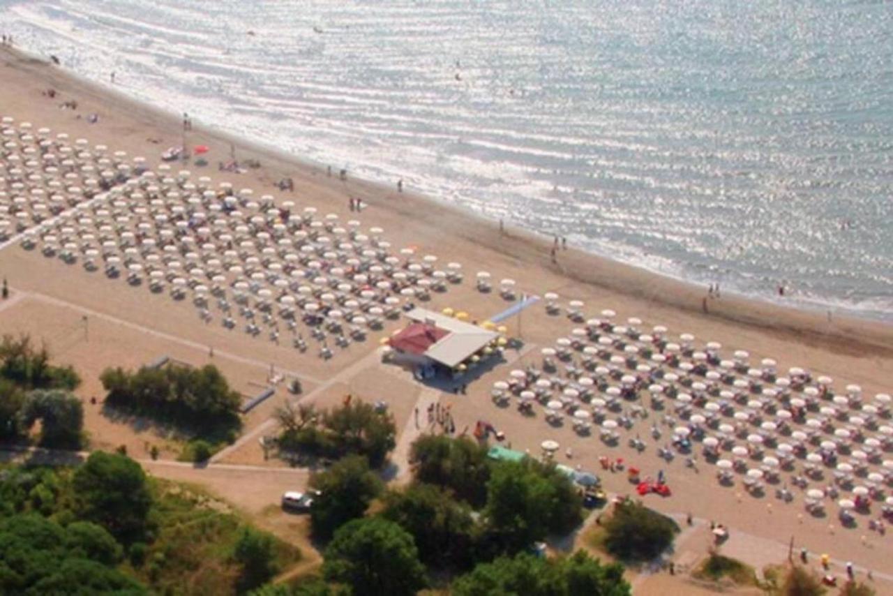 Arco Bungalow Eraclea Mare Exterior foto